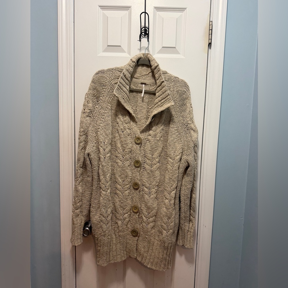 Free People Women's Cable Knit Long Oatmeal color oversized‎ Cardigan Size Small
